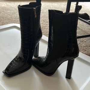 Simmi London size 3 (so 6 US) never worn, no box